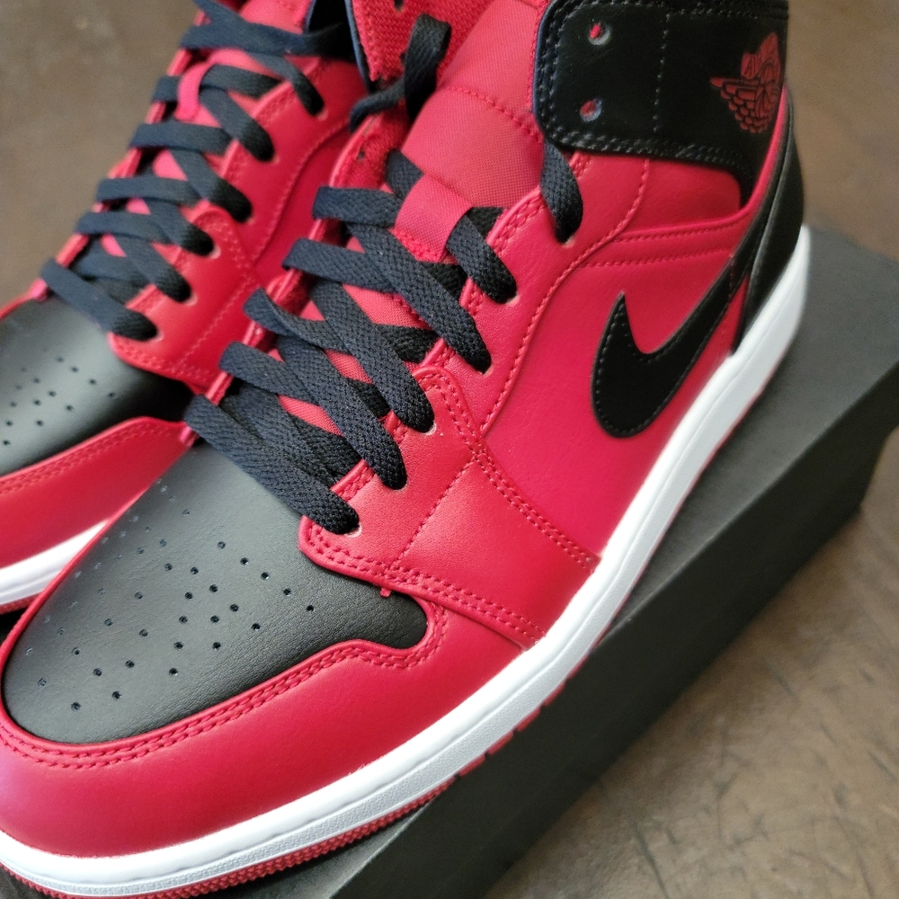 Men's Air Jordan 1 mid (reverse bread)